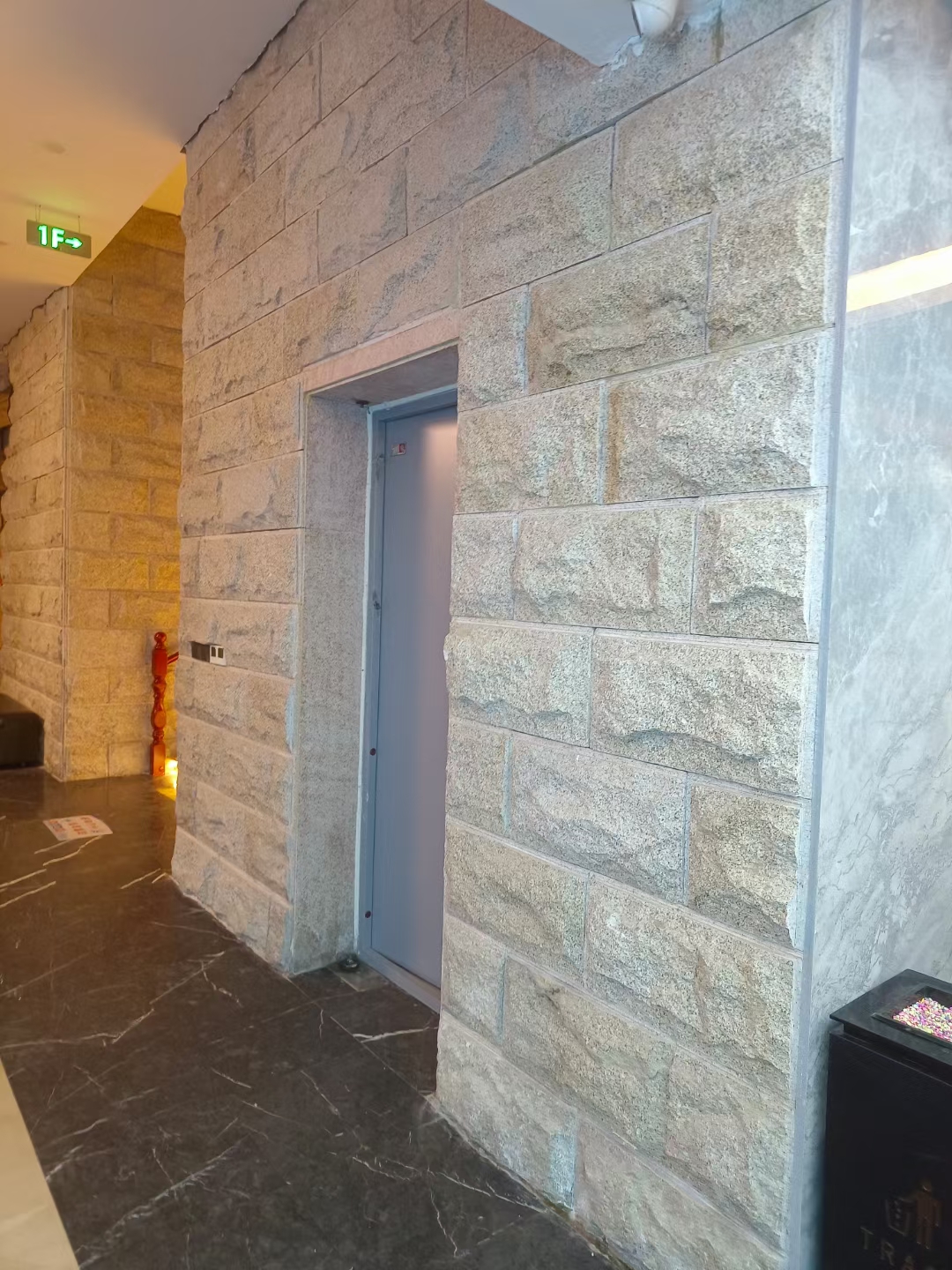 蘑菇石外墻裙防水性能測試